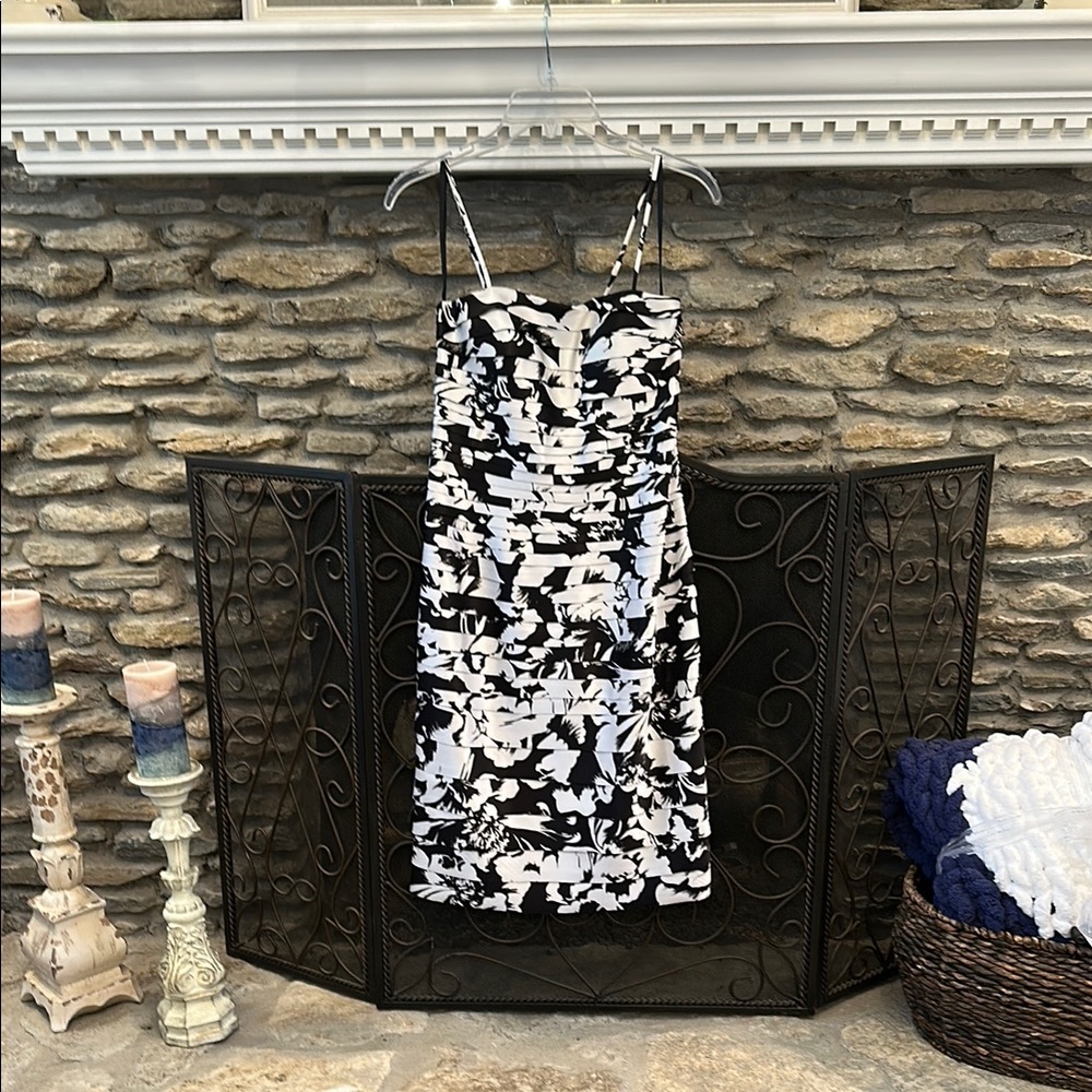 White House Black Market Black and White Bodycon Midi Dress